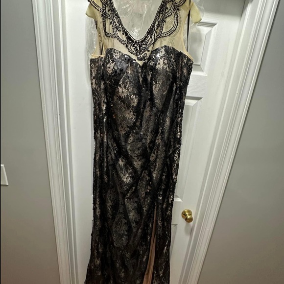 Prom/Pageant Dress - Picture 4 of 6